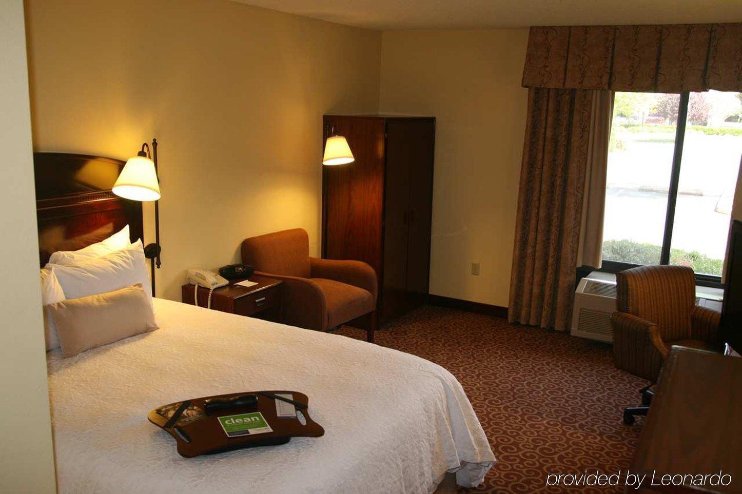 Hampton Inn Portland East Fairview Szoba fotó